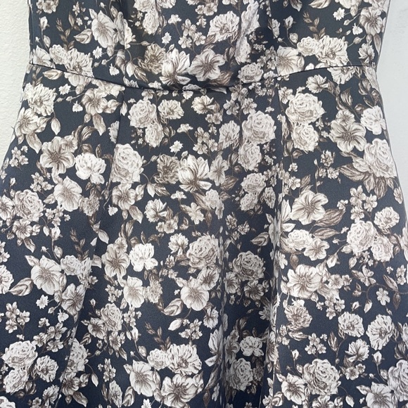 GAL MEETS GLAM FLORAL DRESS - Picture 4 of 4